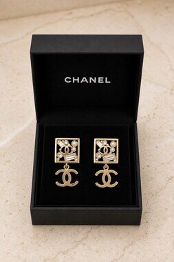 CHANEL Classic Parisian Earrings Style 18 | New with Box
